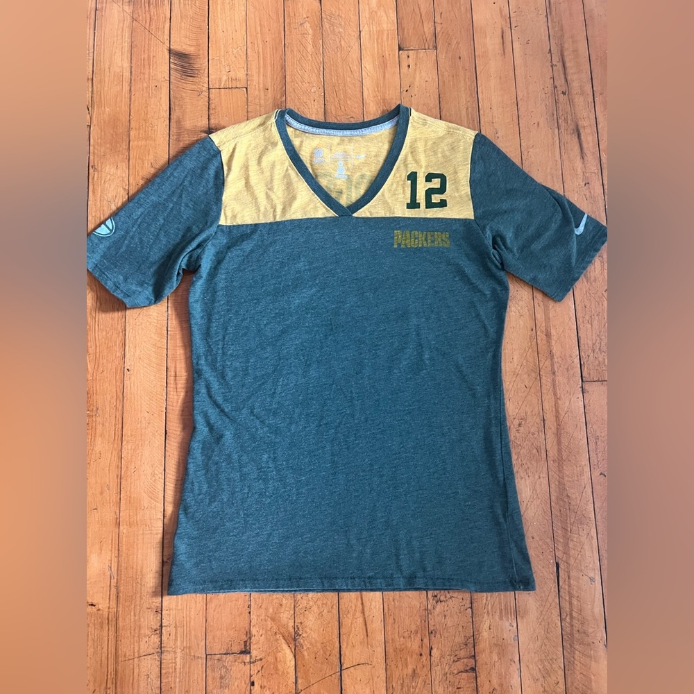 Nike Women’s Green Bay Packers Aaron Rodgers T-Shirt - Size L
